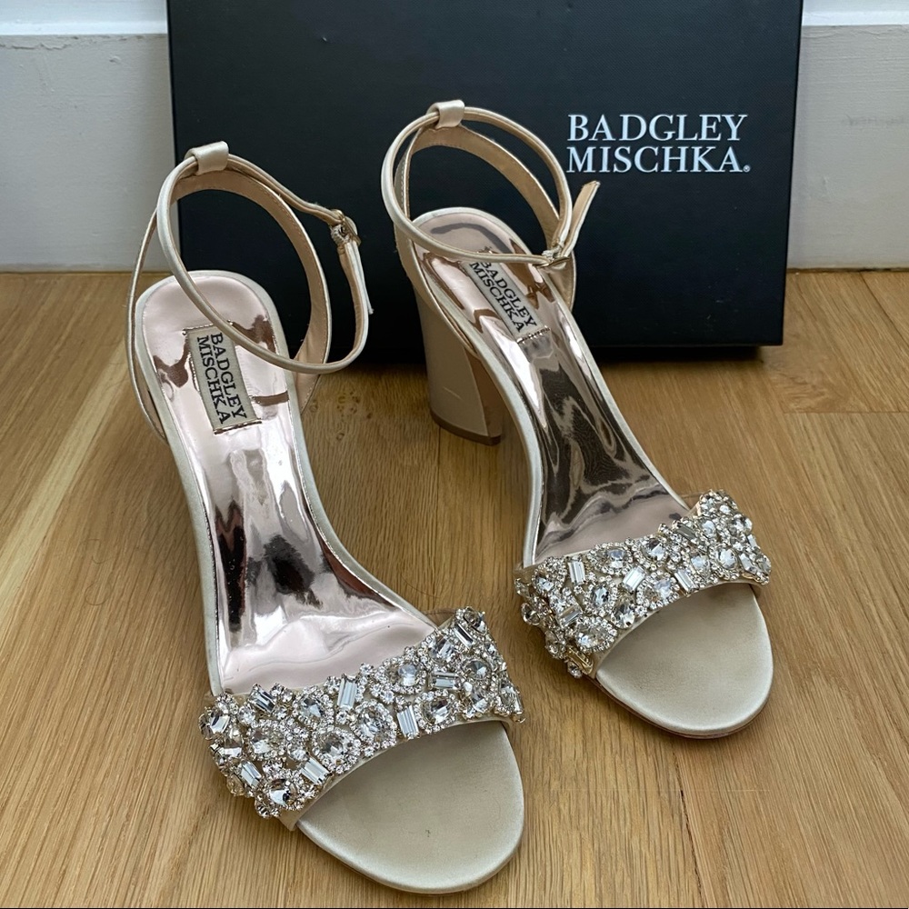 Badgley Mischka Jill Sandal in Ivory